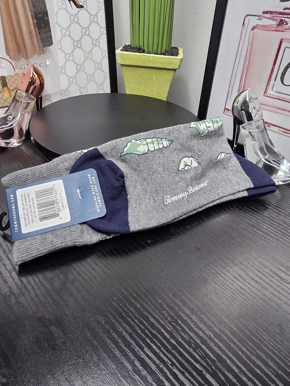Men's Gray Shell-Pattern Cotton Socks with Navy Toe